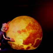 Bild: M. Heemann / B. Tegethoff Figurentheater Cyanacrylat Petunia BILD